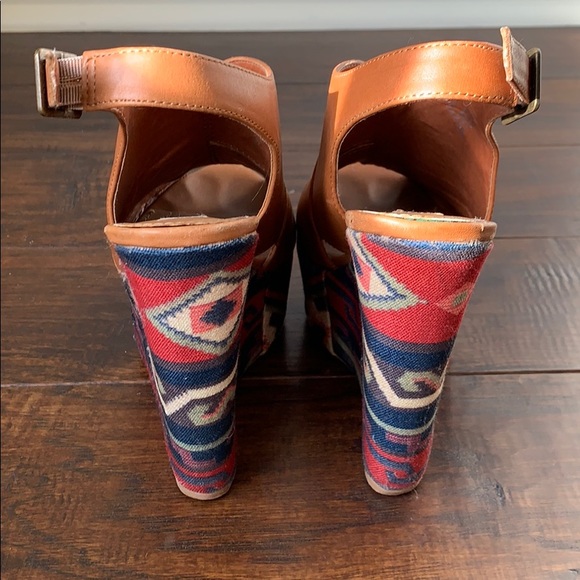 Steve Madden Aztec Wedges - Picture 4 of 7